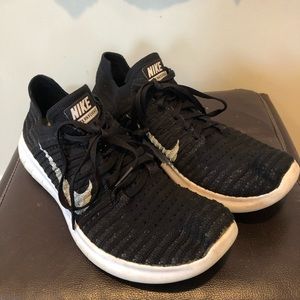 NIKE FREE RN FLYKNIT SIZE 8.5